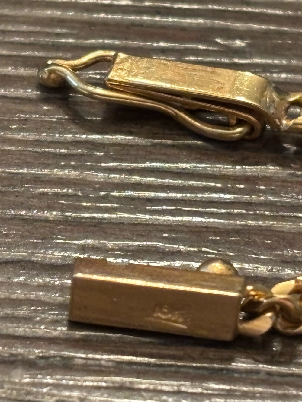 Gold chain - Picture 8 of 11